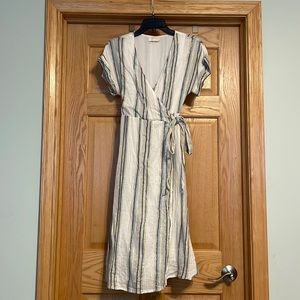 London Rose midi wrap dress with short sleeves  -white, gold, blue, green, beige